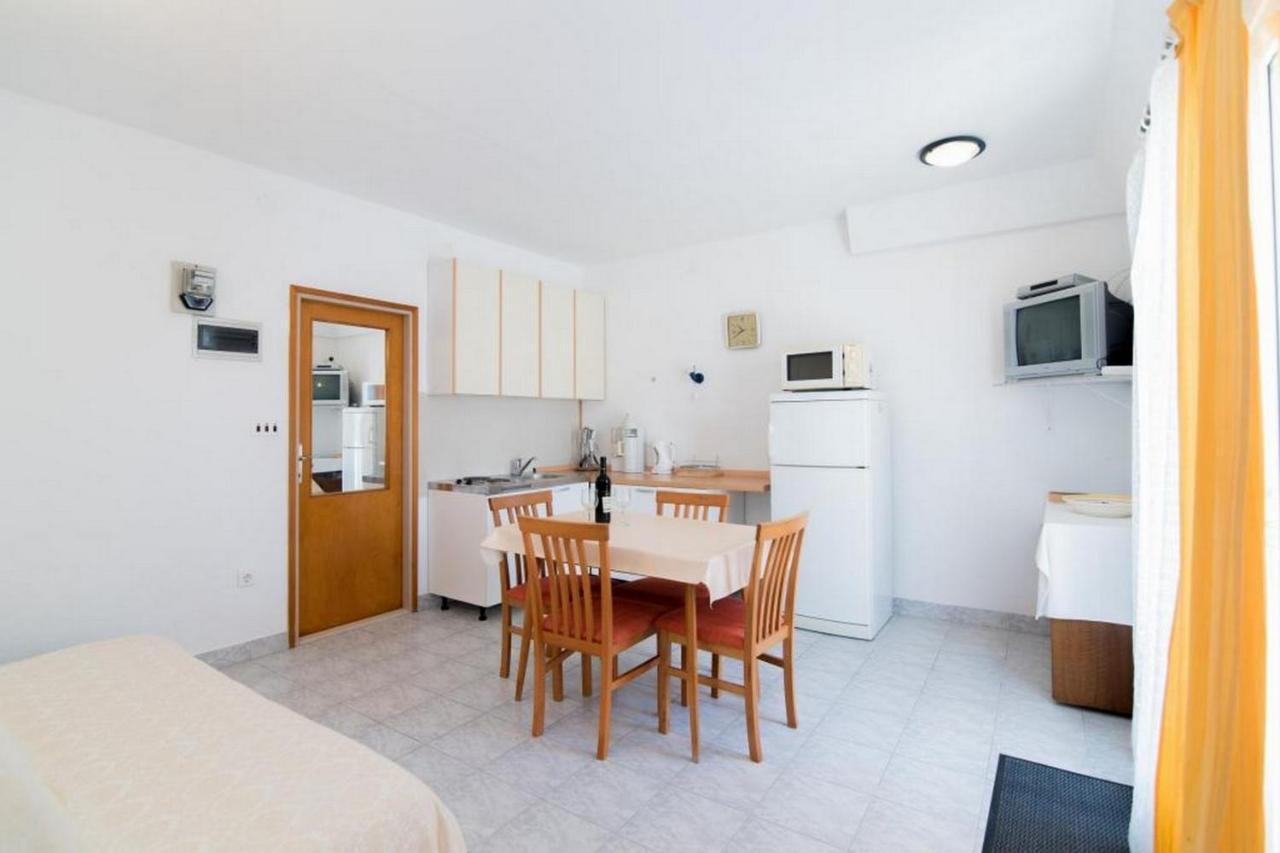 Apartments Veve Postira Exterior photo