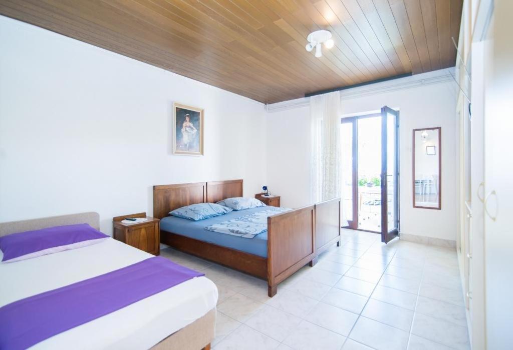Apartments Veve Postira Room photo