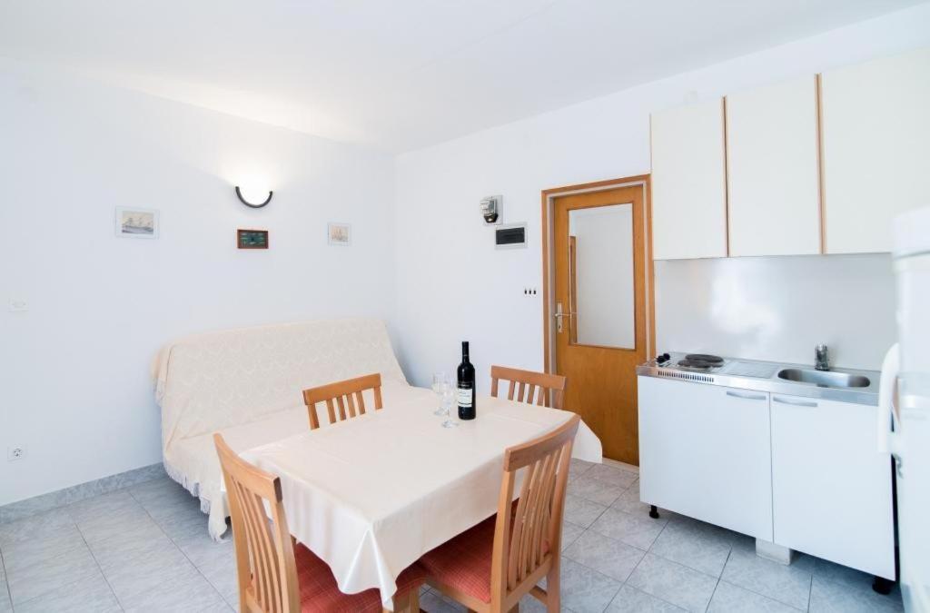 Apartments Veve Postira Room photo