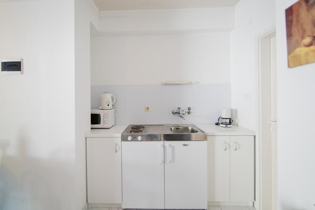 Apartments Veve Postira Exterior photo