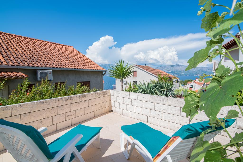 Apartments Veve Postira Exterior photo